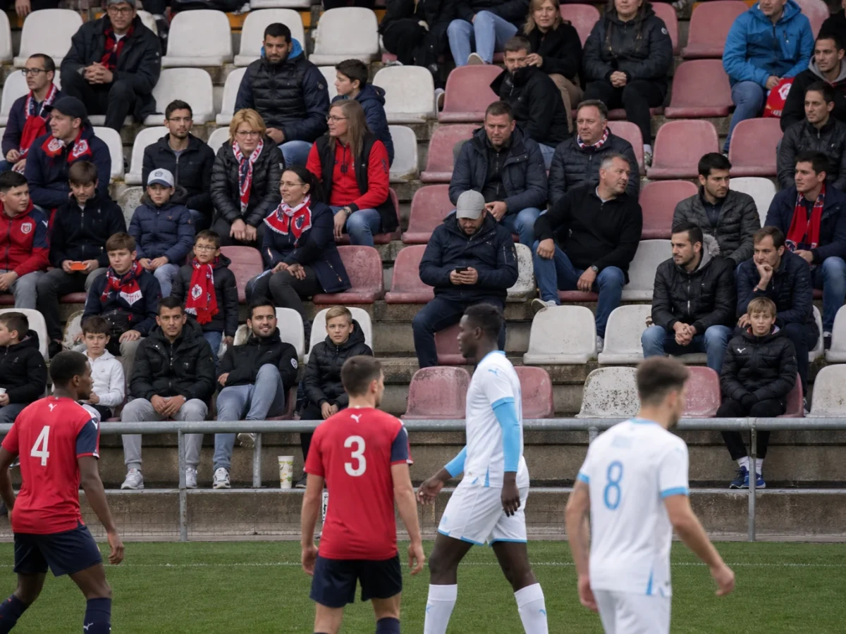 Lilles serieledning hotas redan i nästa omgång