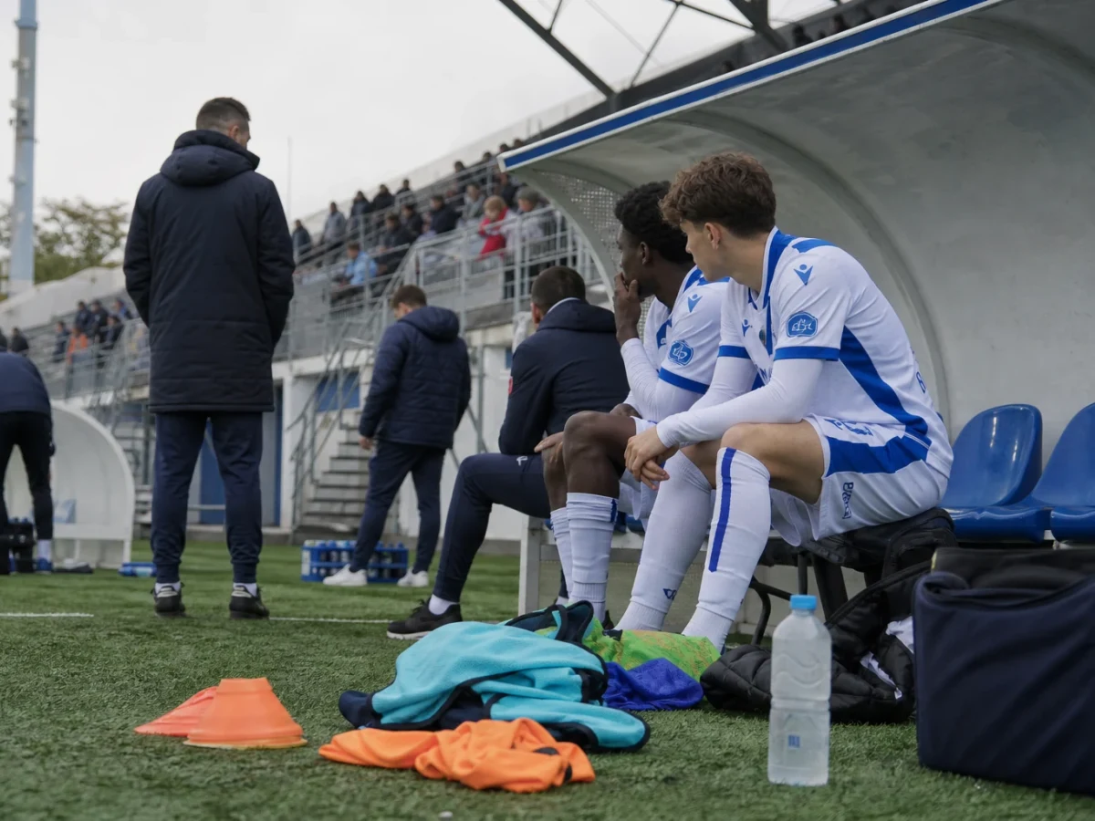 Auxerre föll med 5–2 efter utvisning i Lens